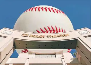 Village Voice Jockbeat article by Vincent Velotta about parallels between the Oscars and Major League Baseball