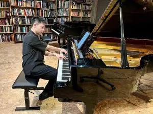 Village Voice preview of pianist Han Chen perfoming 18 new pieces inspired by György Ligeti’s 18 piano Études.
