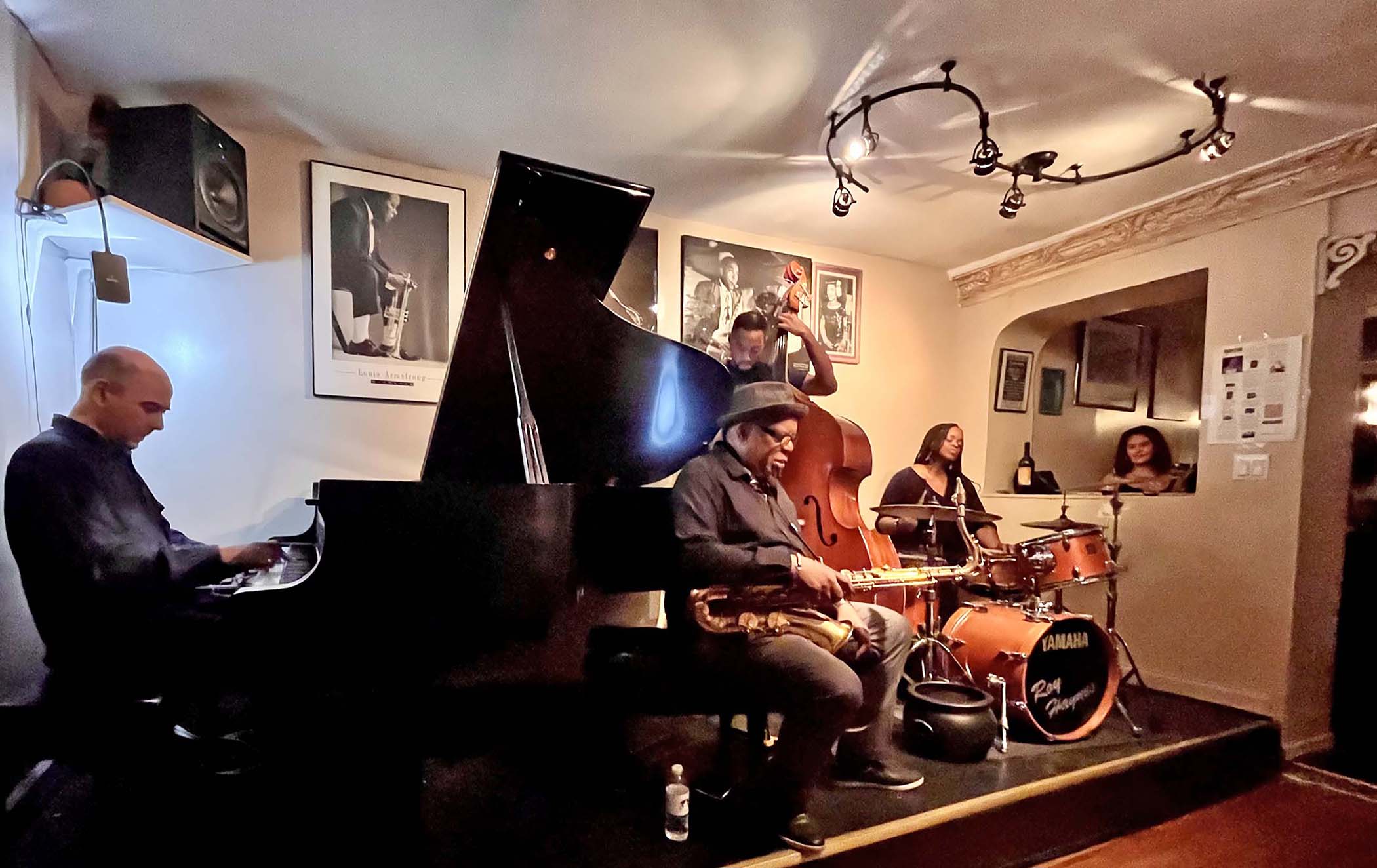 Village Voice interview with Bill Saxton, the great Harlem-born jazz saxophonist.