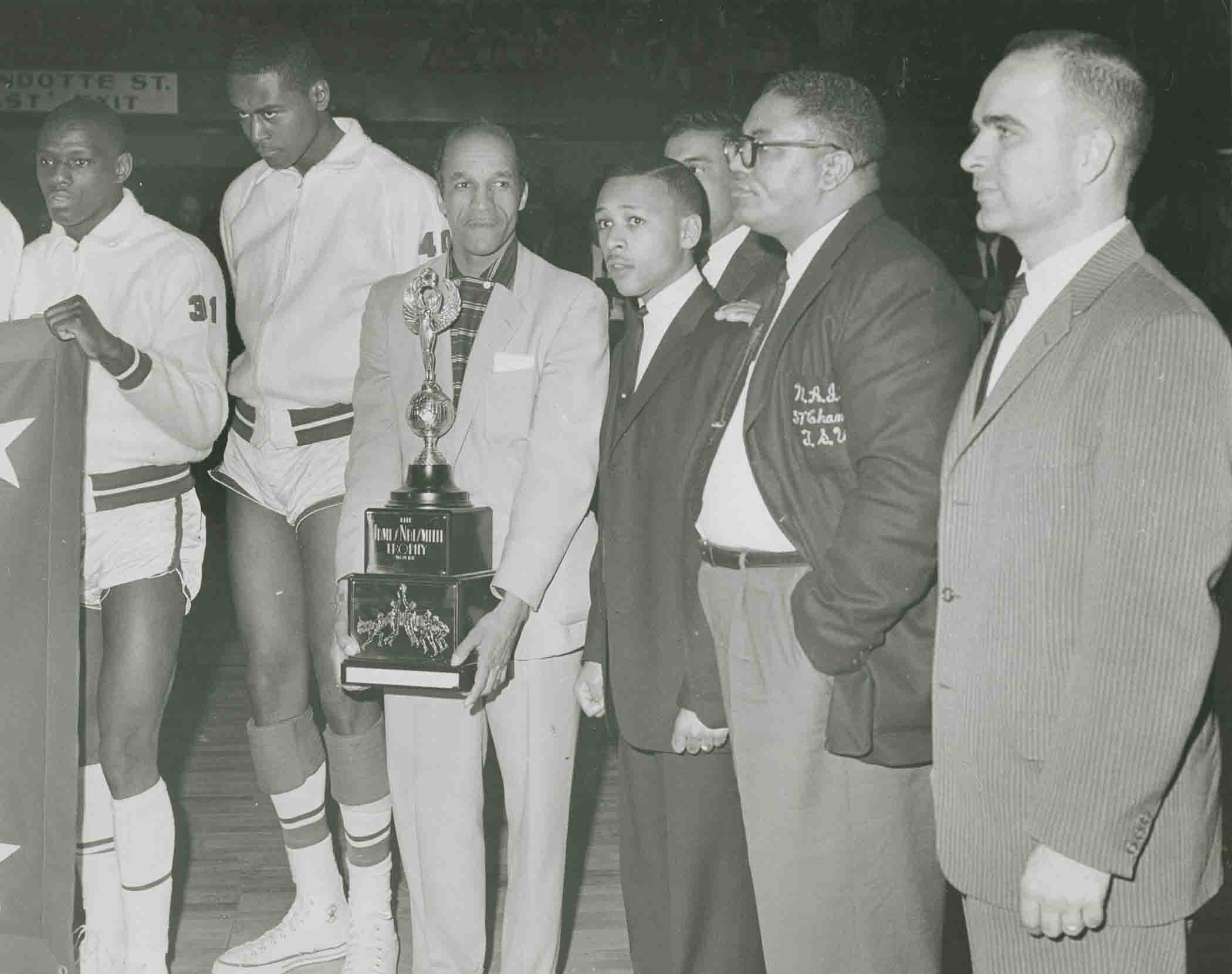 Village Voice article on former Knicks star Dick Barnett.