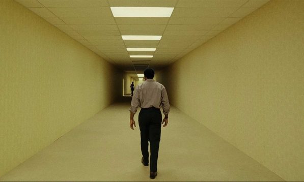 Chiwetel Ejiofor goes walkabout amid the horrors of the mundane.